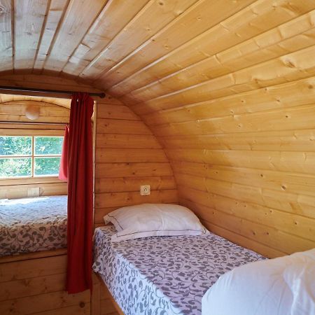 Отель Les Tonneaux Bourguignons Du Carre Saint Pierre Marey-les-Fussey Экстерьер фото