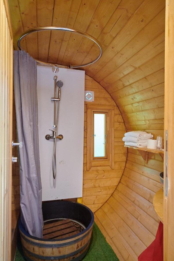 Отель Les Tonneaux Bourguignons Du Carre Saint Pierre Marey-les-Fussey Экстерьер фото